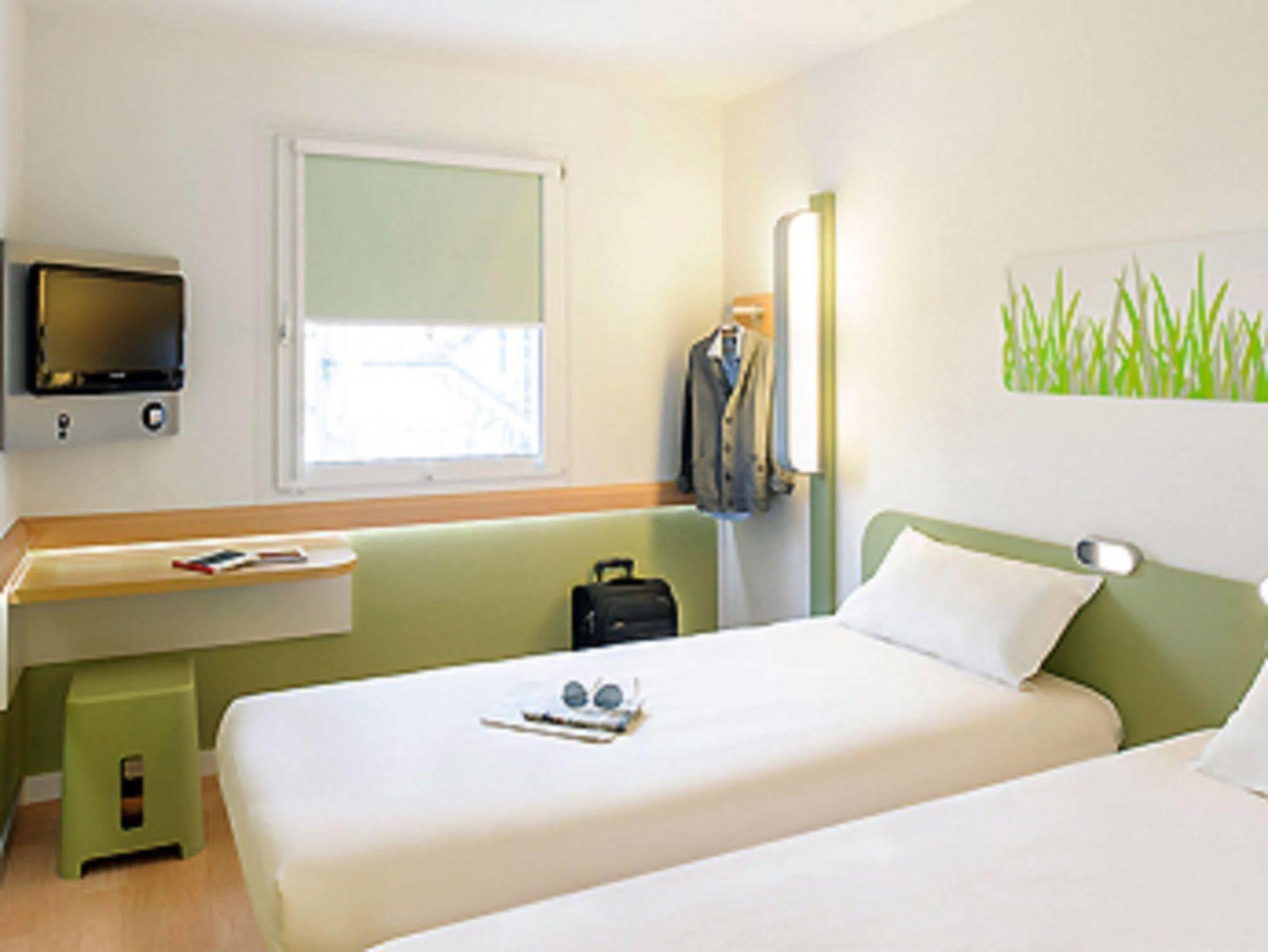 Ibis Brignoles Provence Verte Exterior foto
